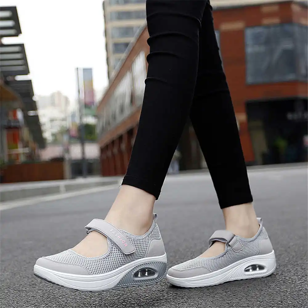 Mens Grooming Kit For Wedding - 36-41 Demi-season Colored Sneakers Walking Skates